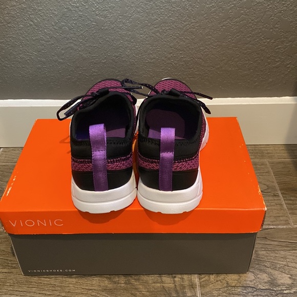 NIB - Cute purple athletic/walking shoes - size 5 - Picture 4 of 9